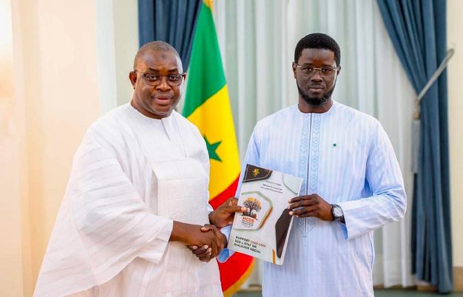 Remise du rapport 2023–2024 du Haut Conseil du Dialogue Social : le président Diomaye Faye mise sur la stabilité pour transformer l’économie