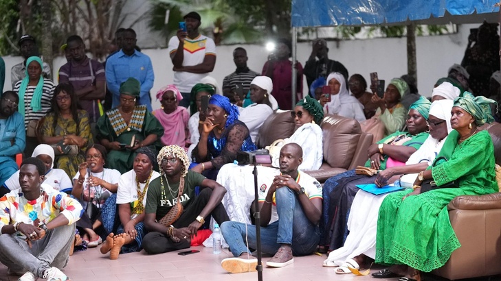 Photos: Après son arrivée à Conakry:  le Premier ministre Ousmane Sonko a rencontré la communauté sénégalaise
