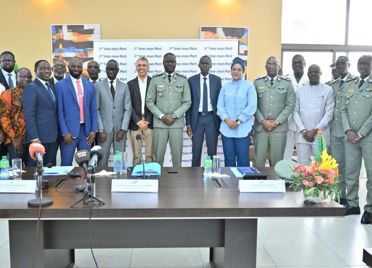 Photos/ Modernisation de l’écosystème portuaire : Le Port autonome de Dakar, la Direction générale des Douanes et les acteurs portuaires signent deux protocoles d’accord historiques Photos/ Modernisation de l’écosystème portuaire : Le Port autonome de Dakar, la Direction générale des Douanes et les acteurs portuaires signent deux protocoles d’accord historiques
