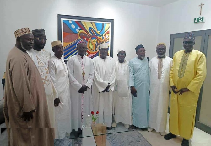Dialogue interreligieux : La Ligue des Imams et Prédicateurs du Sénégal rend visite à Monseigneur André Guèye