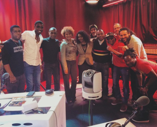 Photo : Wally Seck et la bande à Claudy Siar sur Rfi