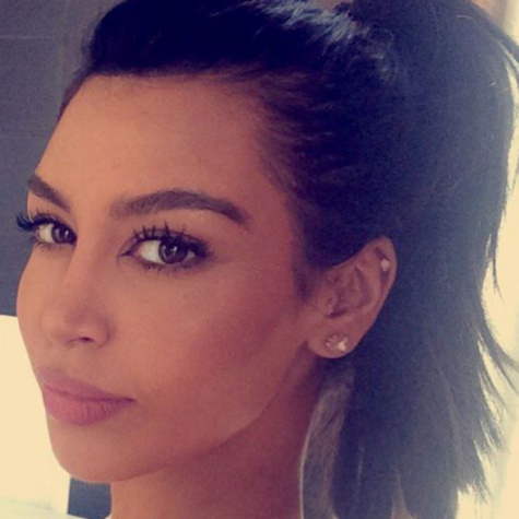 Découvrez le nouveau sosie star de Kim Kardashian (Photos)