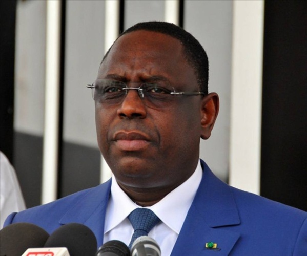 Le Président Macky Sall rend hommage au Professeur Cheikh Anta Diop