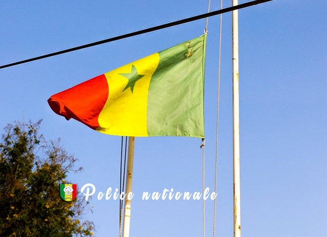 Thiès : La Police et les écoliers réunis autour des couleurs nationales