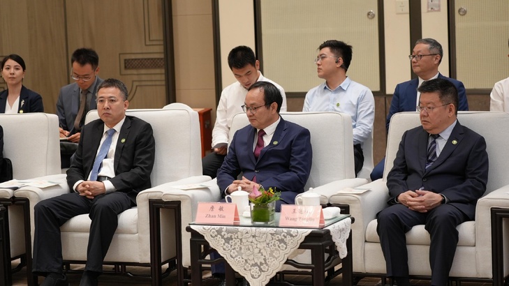 Photos/ Visite en Chine: le Premier ministre, Ousmane Sonko est arrivé à Hangzhou, capitale de la province du Zhejiang, ce samedi