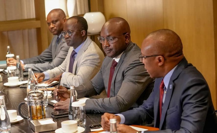 Photos/ Visite en Chine: Le  Premier ministre Ousmane Sonko a reçu à Tianjin, des responsables de la China Communications Construction Company, ce mardi