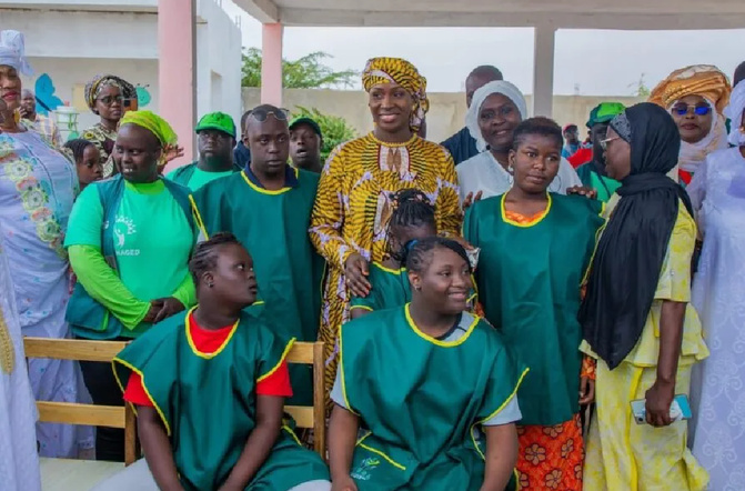 Marie Khone Faye à Saint-Louis : La Première Dame plaide pour l’éducation des filles