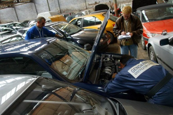 Enquête sur les voitures de luxes volées en Europe : Interpol dépêche six enquêteurs à Dakar