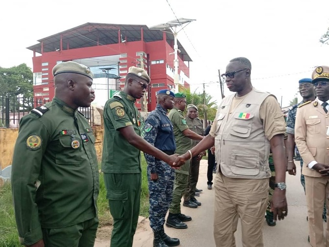 Photos / Lutte contre le faux-monnayage et le trafic illicite: Des billets noirs d’une contrevaleur de près de 1 milliard 123 millions en francs Cfa saisis à Ziguinchor