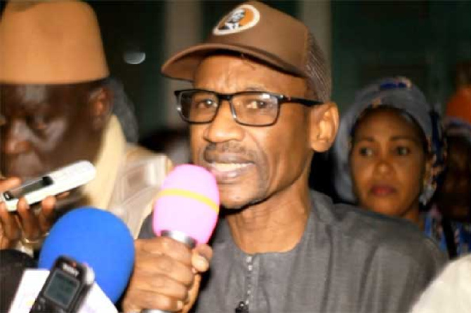 Suspension Reprise des Bourses de Sécurité Familiale : La Cave de Wakhinane Nimzatt,    Par le Maire Racine Talla !