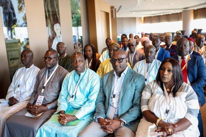 Visite de travail à Séville : le Président Diomaye Faye initie un nouveau pacte avec les sénégalais d’Espagne. (Par Momar Dieng Diop). Visite de travail à Séville : le Président Diomaye Faye initie un nouveau pacte avec les sénégalais d’Espagne. (Par Momar Dieng Diop).