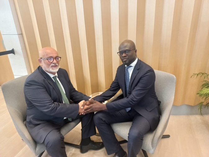 Visite de travail à Séville : le Président Diomaye Faye initie un nouveau pacte avec les sénégalais d’Espagne. (Par Momar Dieng Diop). Visite de travail à Séville : le Président Diomaye Faye initie un nouveau pacte avec les sénégalais d’Espagne. (Par Momar Dieng Diop).