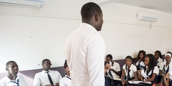 Lu pour vous dans Jeune Afrique : Khadim, fonctionnaire au Sénégal – 457 euros par mois (297.050 F. Cfa)