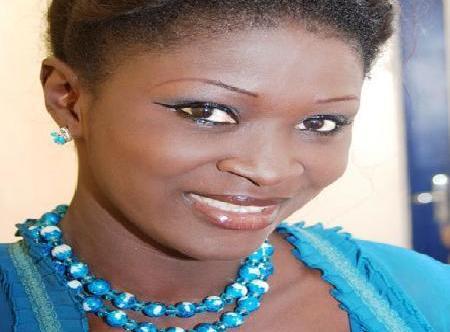 Exclusivité : Sister Thiaba de Walf tv se noue la corde au cou ce jeudi à la mosquée Santhiaba de la Médina