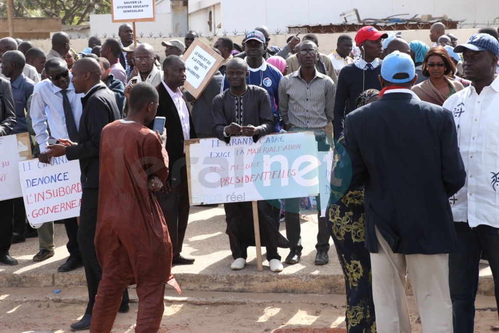 Les enseignants dans la rue pour le respect des accords signés avec le gouvernement du Sénégal  (images)