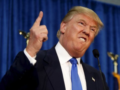 Critiqué par le pape François, Donald Trump réplique