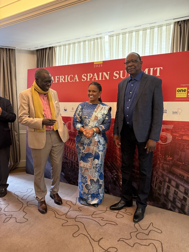 Madrid: Moubarak Lô, Mankeur Ndiaye, ancien Ministres des affaires étrangères et Mme Suzi Carla Barboza ancienne ministre des affaires étrangères de la Guinée Bissau au Sommet Espagne-Afrique
