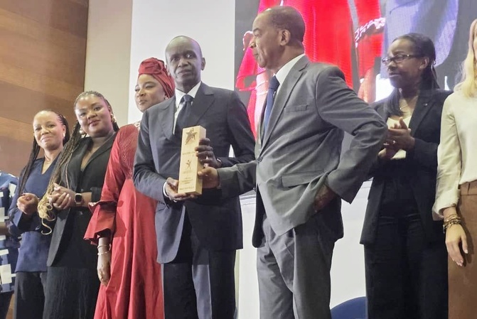 Médias africains -ASCOM 2025 : Mactar Silla, ancien DG de la RTS, couronné pour quatre décennies d’excellence médiatique