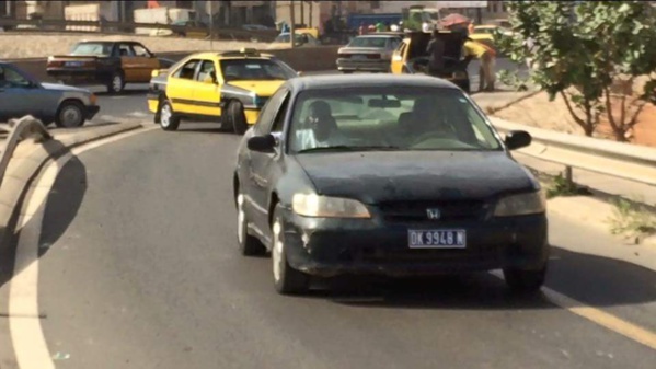 Les voici en photos ceux qui ont pris un contre sens pour éviter les embouteillages. Vraiment honteux pour le Sénégal !