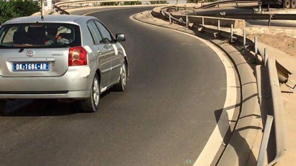 Les voici en photos ceux qui ont pris un contre sens pour éviter les embouteillages. Vraiment honteux pour le Sénégal !