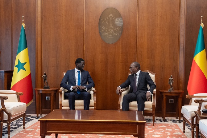 Rencontre au sommet à Cotonou : Bassirou Diomaye Faye et Patrice Talon pour une coopération renforcée Rencontre au sommet à Cotonou : Bassirou Diomaye Faye et Patrice Talon pour une coopération renforcée