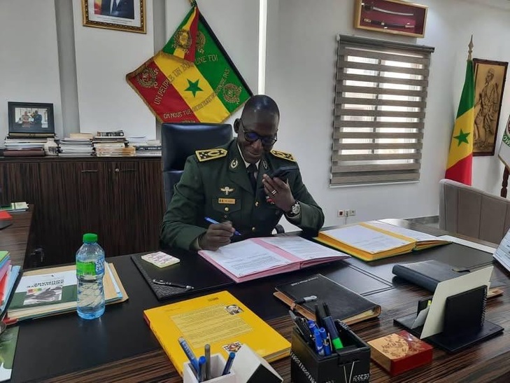 Photos/ Partenariat militaire : le général Mbaye Cissé en Échange téléphonique avec son homologue français
