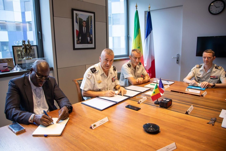 Photos/ Partenariat militaire : le général Mbaye Cissé en Échange téléphonique avec son homologue français