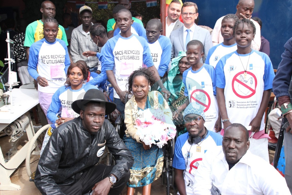 Les images de l’inauguration du projet des sacs recyclables par les handicapés de Ouakam