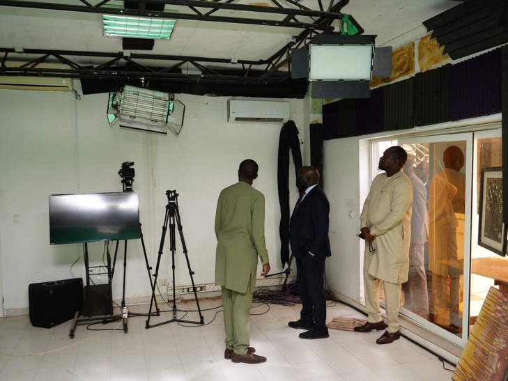 Incendie dans les locaux de Label Télévision à Dakar : Visite du Ministre de la Communication, des Télécommunications et du Numérique