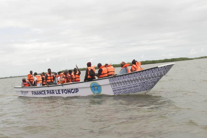 Solidarité en Casamance : Le FONGIP livre une pirogue pour désenclaver Haère, un geste largement salué