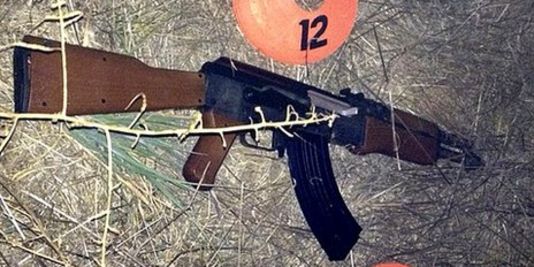 Le fusil du père crée un drame dans la famille