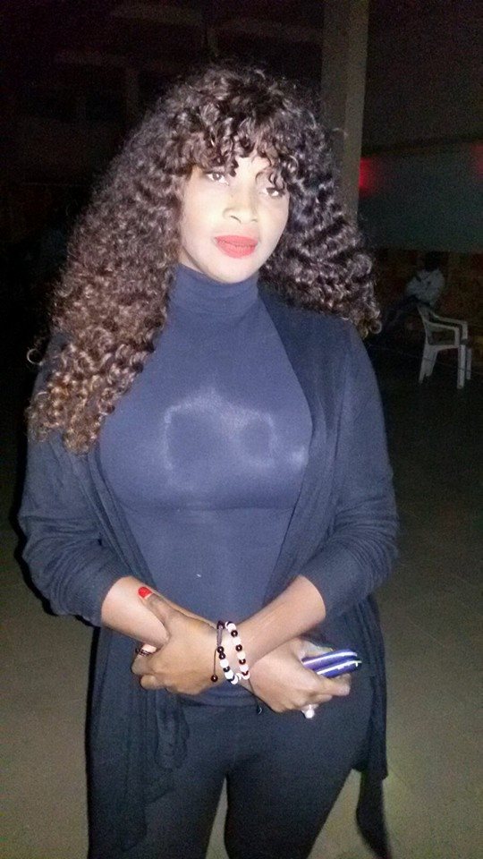 Ndèye Guèye livre ses rondeurs qui relancent la “rumeur” sur sa grossesse