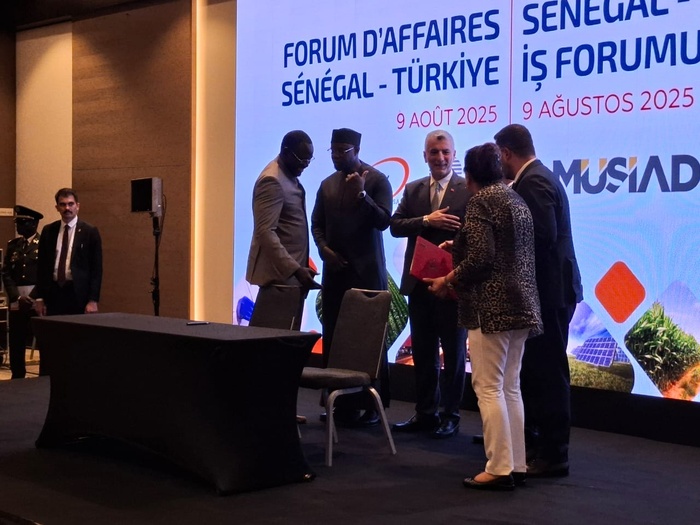 Senegal-Türkiye İş Forumu: Carrefour Médical, ulusal ilaç sanayisini güçlendirmek için stratejik anlaşma imzaladı Senegal-Türkiye İş Forumu: Carrefour Médical, ulusal ilaç sanayisini güçlendirmek için stratejik anlaşma imzaladı