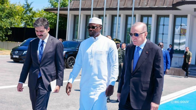 Diplomatie : Ousmane Sonko quitte la Türkiye après une visite marquée par des accords majeurs -Images Diplomatie : Ousmane Sonko quitte la Türkiye après une visite marquée par des accords majeurs -Images