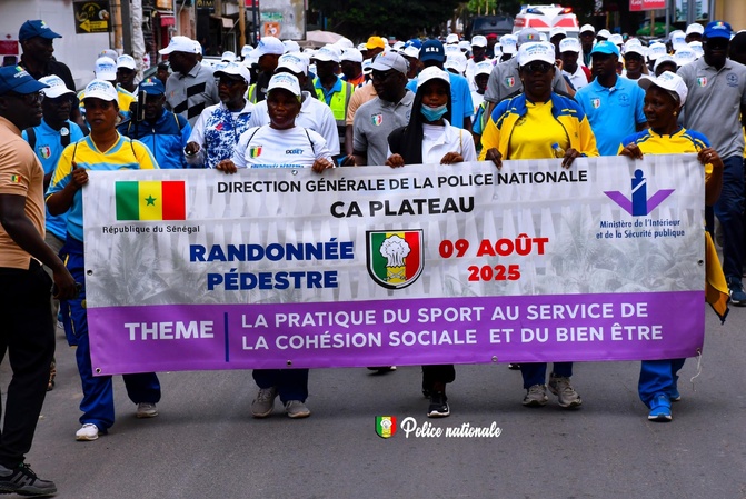 Randonnée citoyenne à Dakar : Sport et cohésion sociale à l’honneur, police et population marchent pour le vivre-ensemble