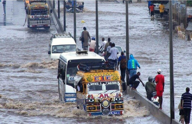 Quand la simplification se retourne contre les politiques : la leçon des inondations à Dakar   Par Souley Wade