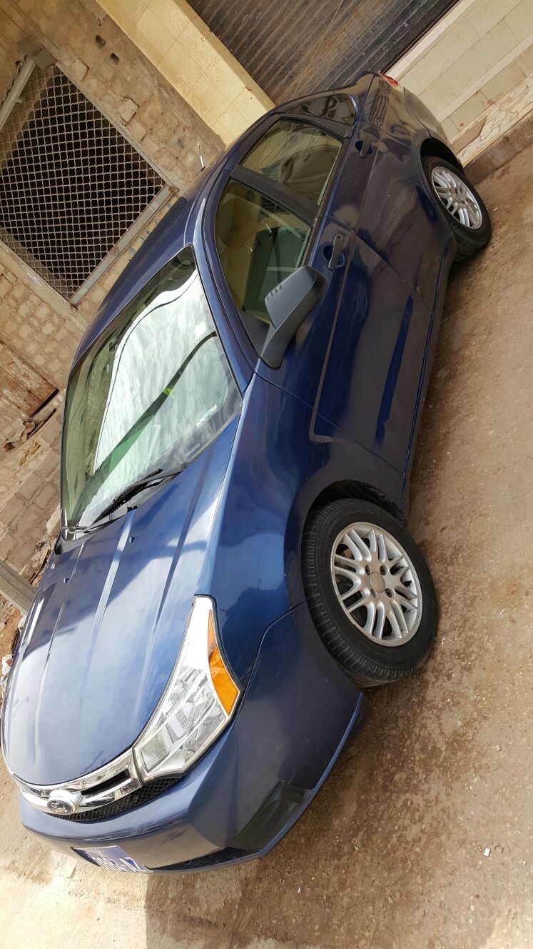 Cause double emploi : A vendre ce magnifique Ford  Focus Essence...