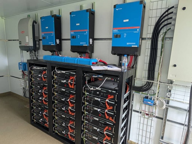 Kaël Bessel inaugure une minicentrale solaire pour l’électrification rurale Kaël Bessel inaugure une minicentrale solaire pour l’électrification rurale