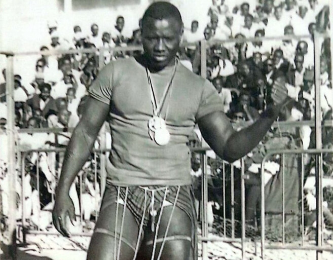 Hommage à Mohamed Ndiaye “ROBERT DIOUF”: La légende de la lutte tire sa révérence à 83 ans