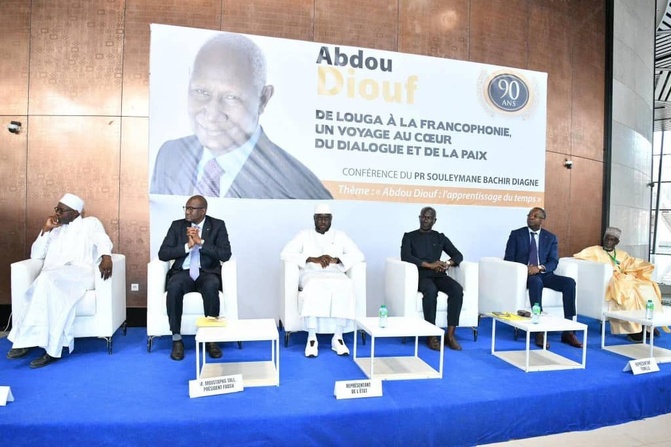 El Malick Ndiaye rend hommage à Abdou Diouf pour ses 90 ans : « Un homme d’État exemplaire », selon le président de l’Assemblée nationale