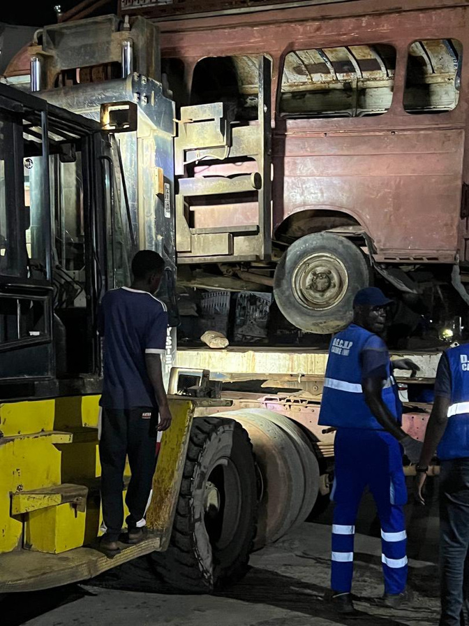 Dakar Plateau : Opération de désencombrement réussie autour du Palais de Justice