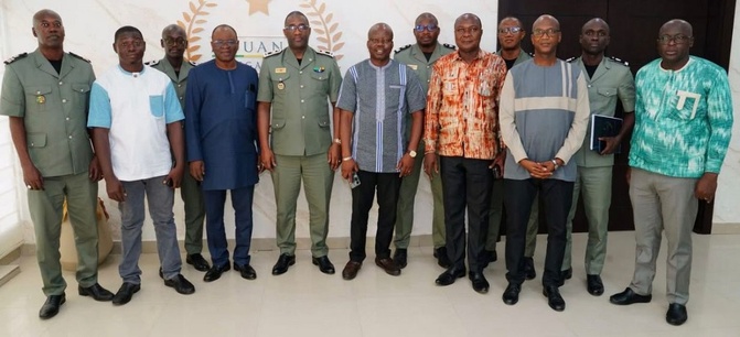 Douanes sénégalaises et burkinabés : vers un partenariat de formation et de partage d’expérience Douanes sénégalaises et burkinabés : vers un partenariat de formation et de partage d’expérience