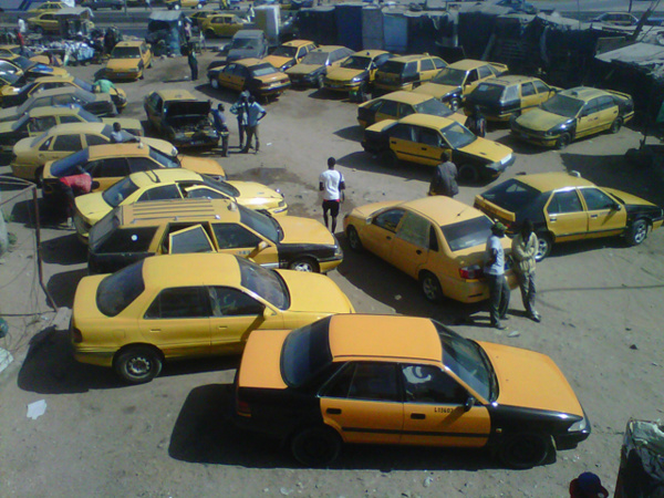Référendum : Une caravane de taxis dans les rues de Dakar pour le Oui
