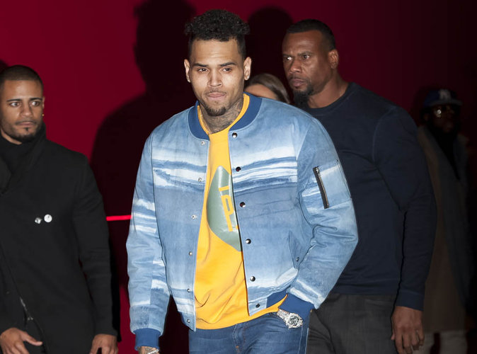 Chris Brown : la femme qui est entrée par intrusion dans sa propriété porte plainte contre lui !