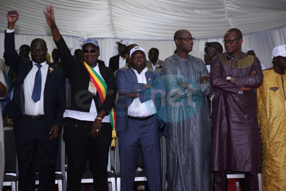 Référendum du 20 mars  : Revivez en images le meeting de Macky Sall à Guédiawaye