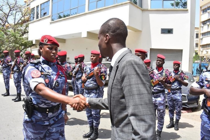 Photos : Me Bamba Cissé, Ministre de l’Intérieur et de la Sécurité publique, a entamé la visite des services relevant de son Département