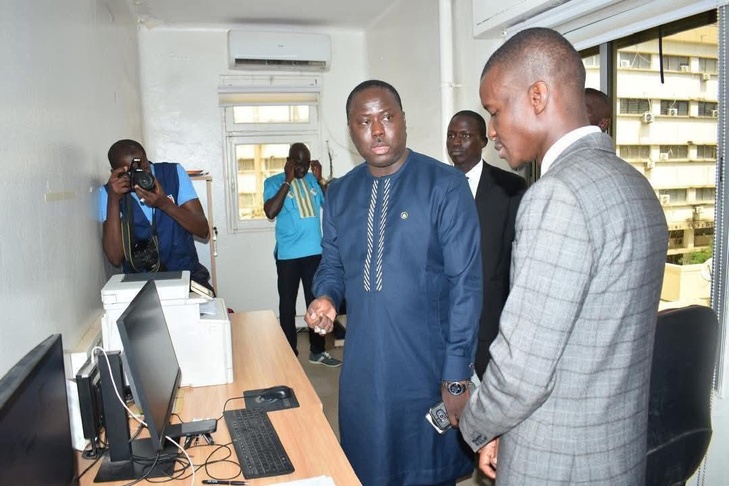 Photos : Me Bamba Cissé, Ministre de l’Intérieur et de la Sécurité publique, a entamé la visite des services relevant de son Département Photos : Me Bamba Cissé, Ministre de l’Intérieur et de la Sécurité publique, a entamé la visite des services relevant de son Département