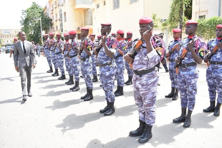 Photos : Me Bamba Cissé, Ministre de l’Intérieur et de la Sécurité publique, a entamé la visite des services relevant de son Département Photos : Me Bamba Cissé, Ministre de l’Intérieur et de la Sécurité publique, a entamé la visite des services relevant de son Département