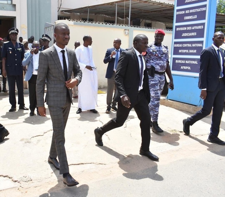 Photos : Me Bamba Cissé, Ministre de l’Intérieur et de la Sécurité publique, a entamé la visite des services relevant de son Département