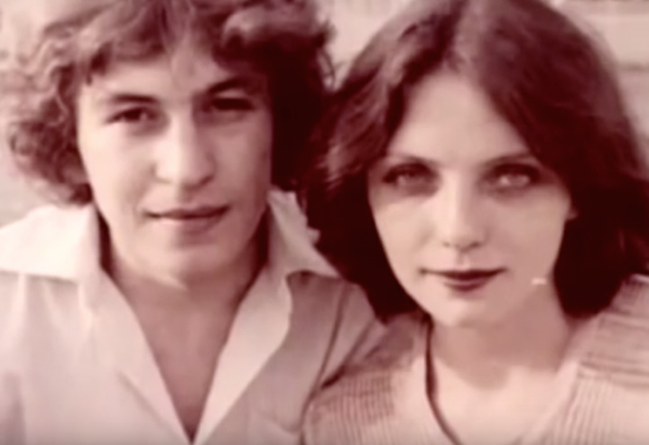 3 jours après sa lune de miel, ses parents creusent sa tombe. Ils ont dû garder le secret pendant 30 ans.